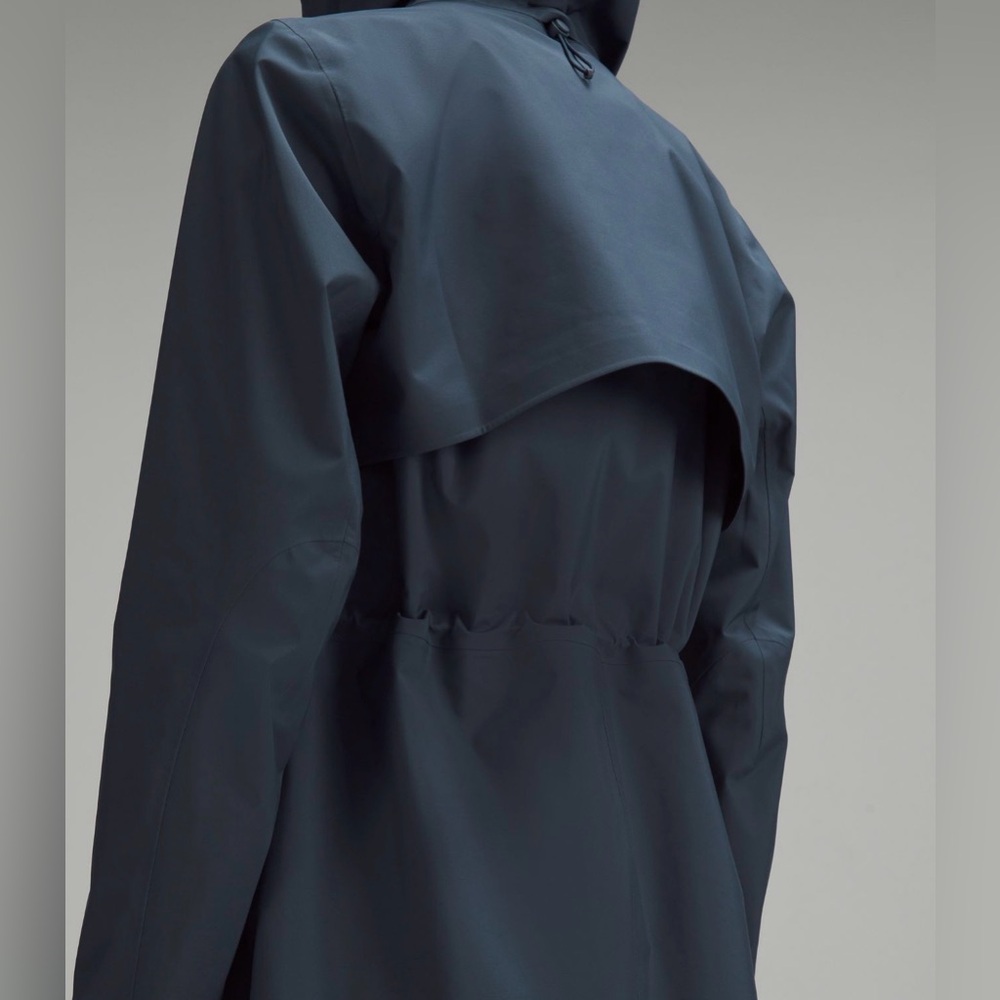NWT LULULEMON RAIN REBEL JACKET SIZE 2 TRUE NAVY - Picture 7 of 16